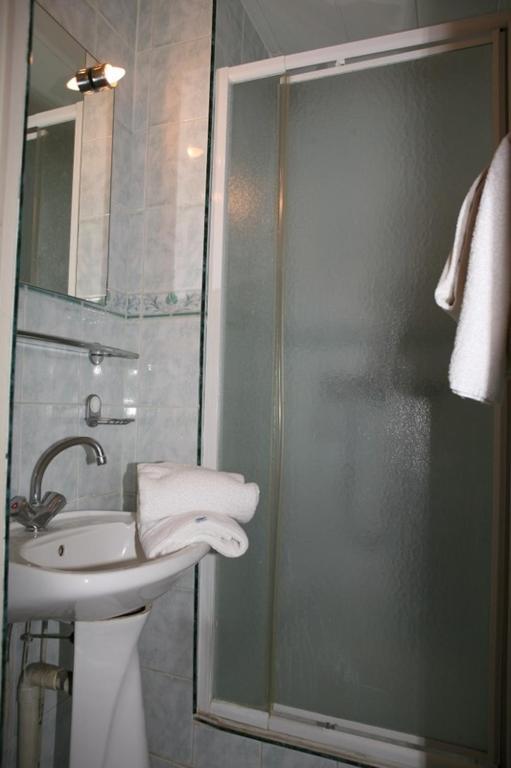 Sully Hotel Paris Luaran gambar